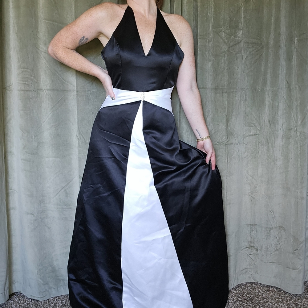 Vintage Bridal Goth Operacore Alt Gunne Sax Black & White Halter Formal Dress